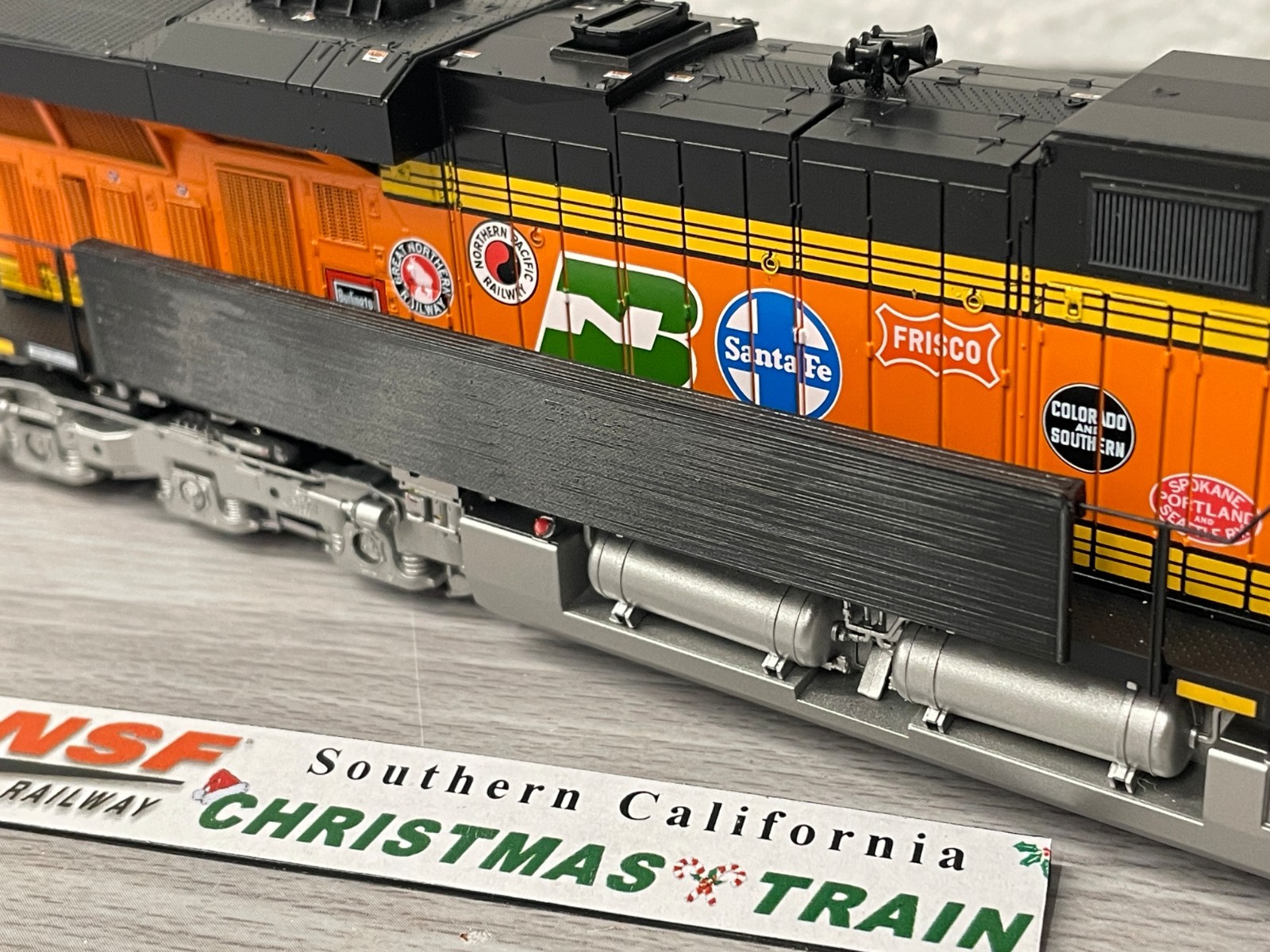 Custom HO Scale 3D Printed Part Locomotive Banner for Handrails – BNSF Christmas