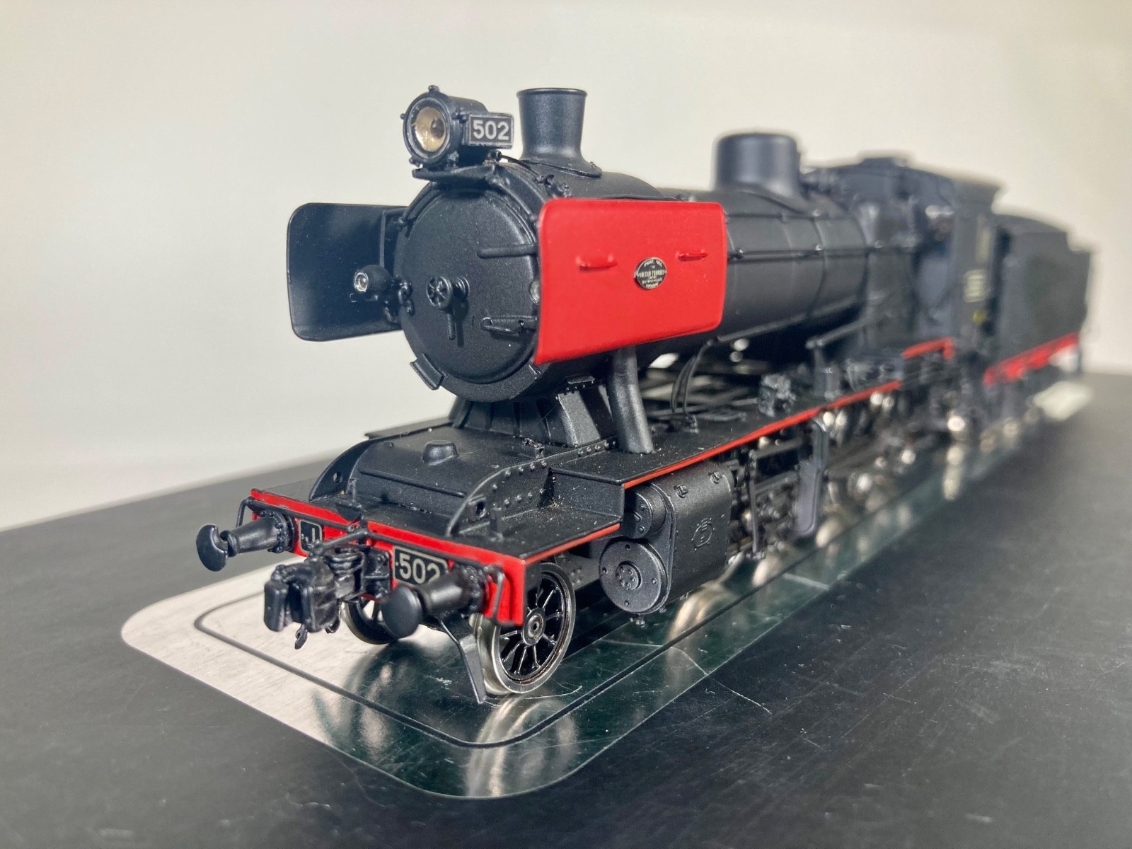 Trainbuilder – Victorian Railways – J Class # J502 Black & Red Steam Locomotive