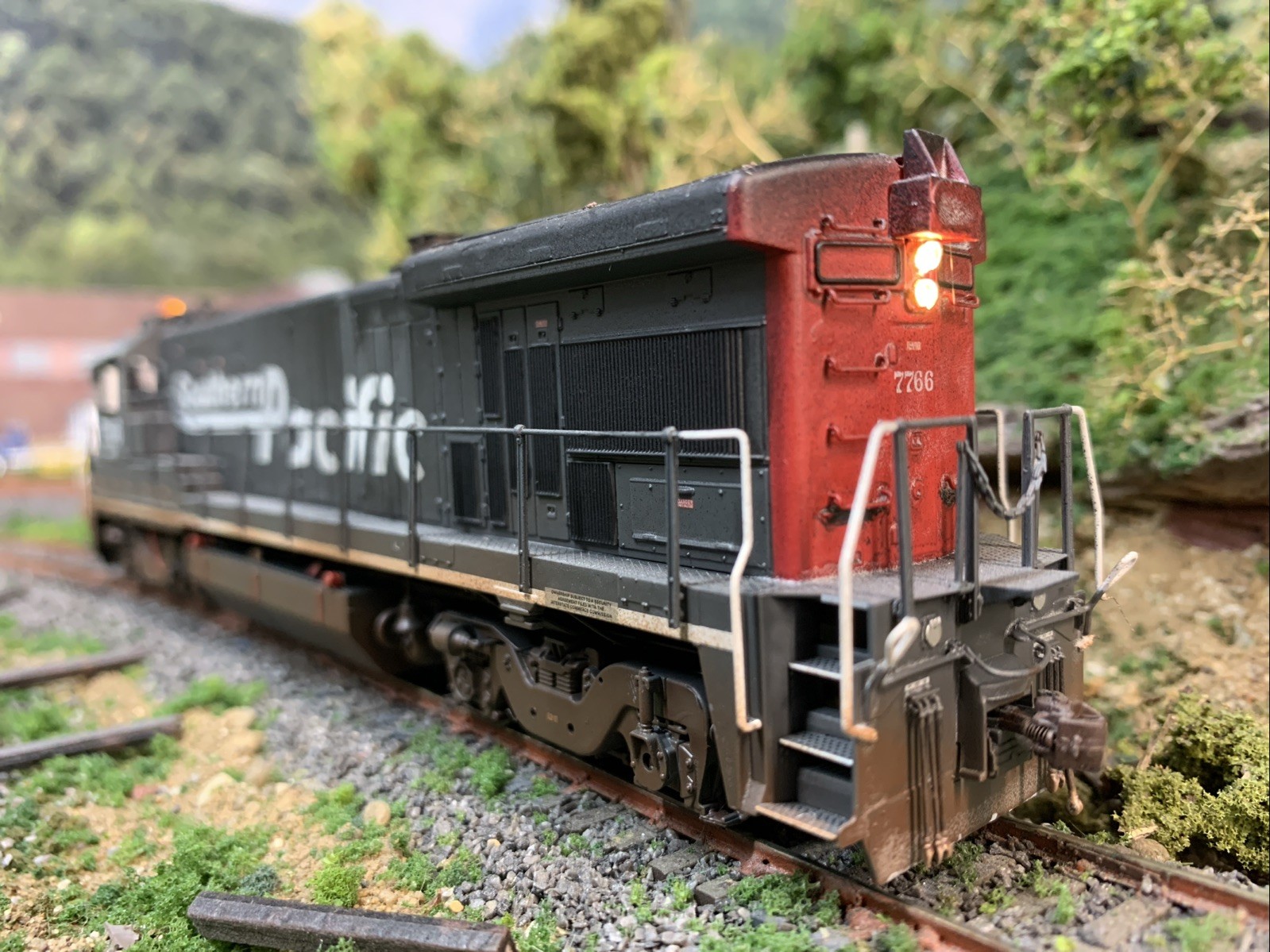 RAPIDO 18568 GE B36-7 SP SOUTHERN PACIFIC #7766 DCC/SOUND Weathered SP UP