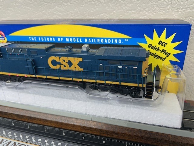 CSX TRANSPORATION – AC4400 ” CSX BLUE ” LOCO- DC/DCC ready – HO Scale -NEW RARE