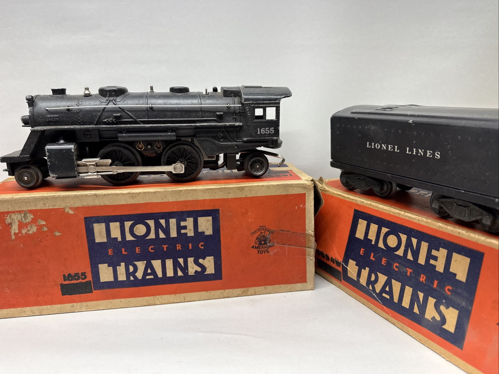 Lionel Postwar 1655 Locomotive w/6654W Tender & Overstamped Boxes