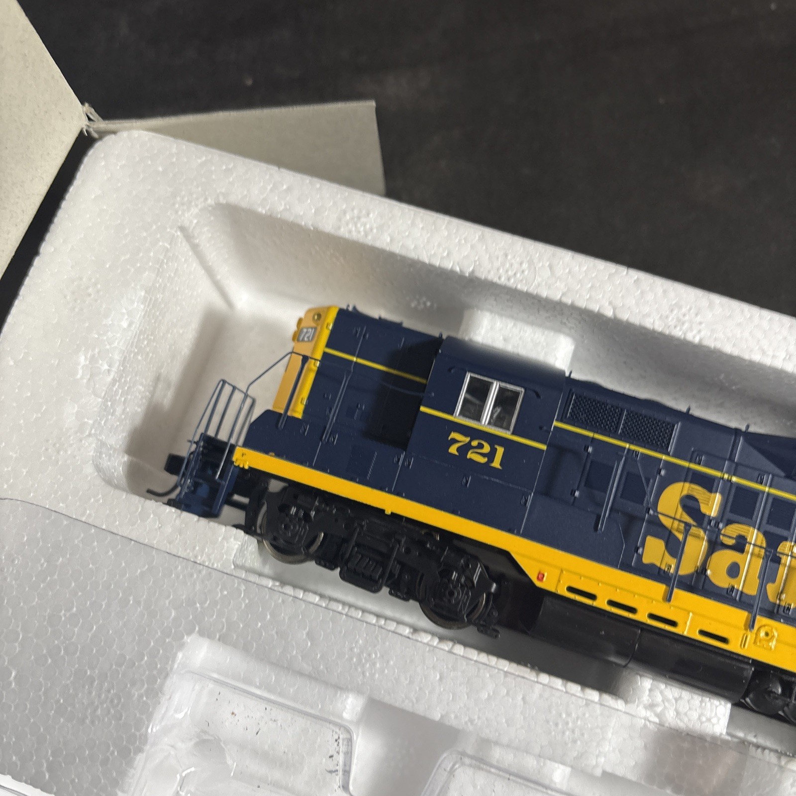 PROTO 2000 HO SCALE LOCOMOTIVE GP9 II ASSEMBLED WORKING 23696 SANTA FE 721 DCC