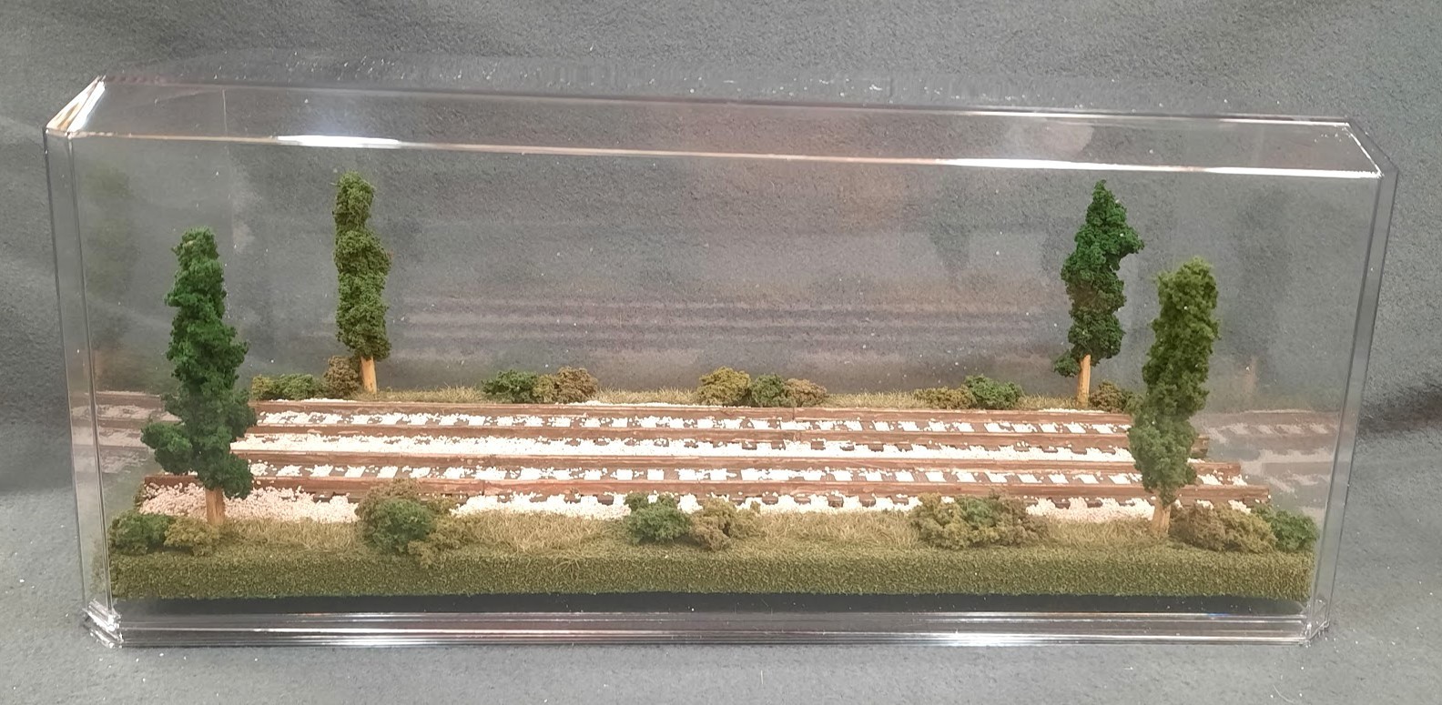 S SCALE 16″ DOUBLE TRACK DISPLAY CASE- “SUMMER SCENE”-FOR ANY S TRAINS
