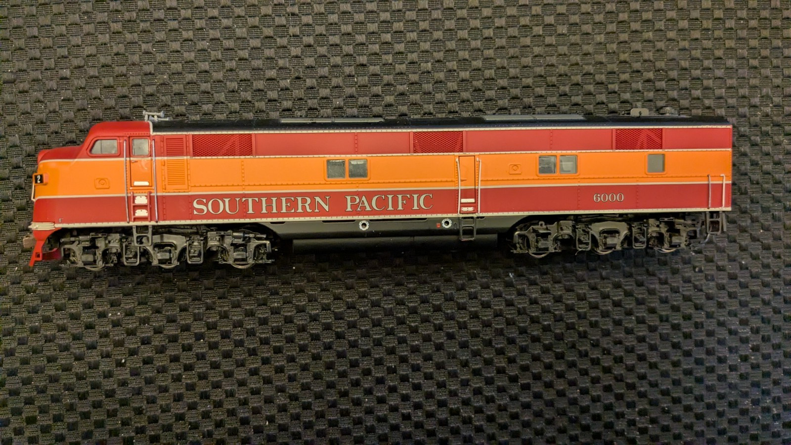 Proto 2000 HO EMD E7A diesel, SP #6000, Runs & pulls great. Nice.