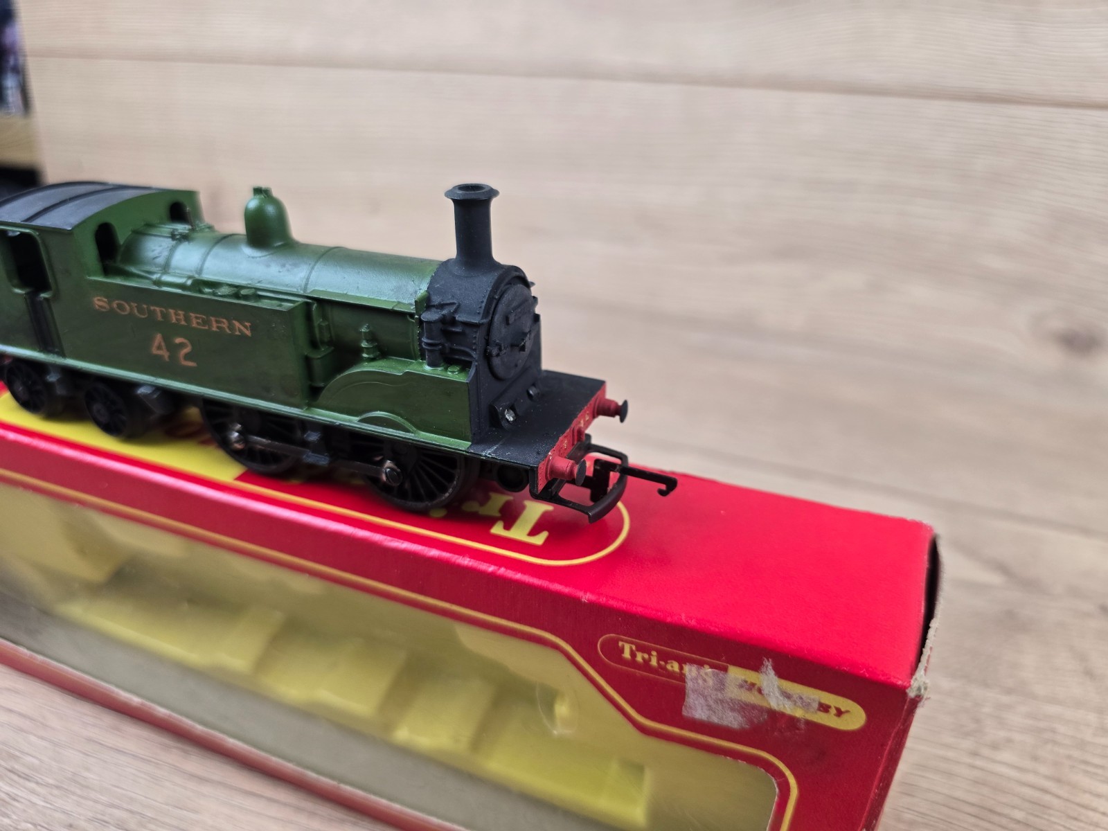 Triang Hornby R754 Class M7 Repainted Southern Tank Locomotive 42 Green OO Gauge