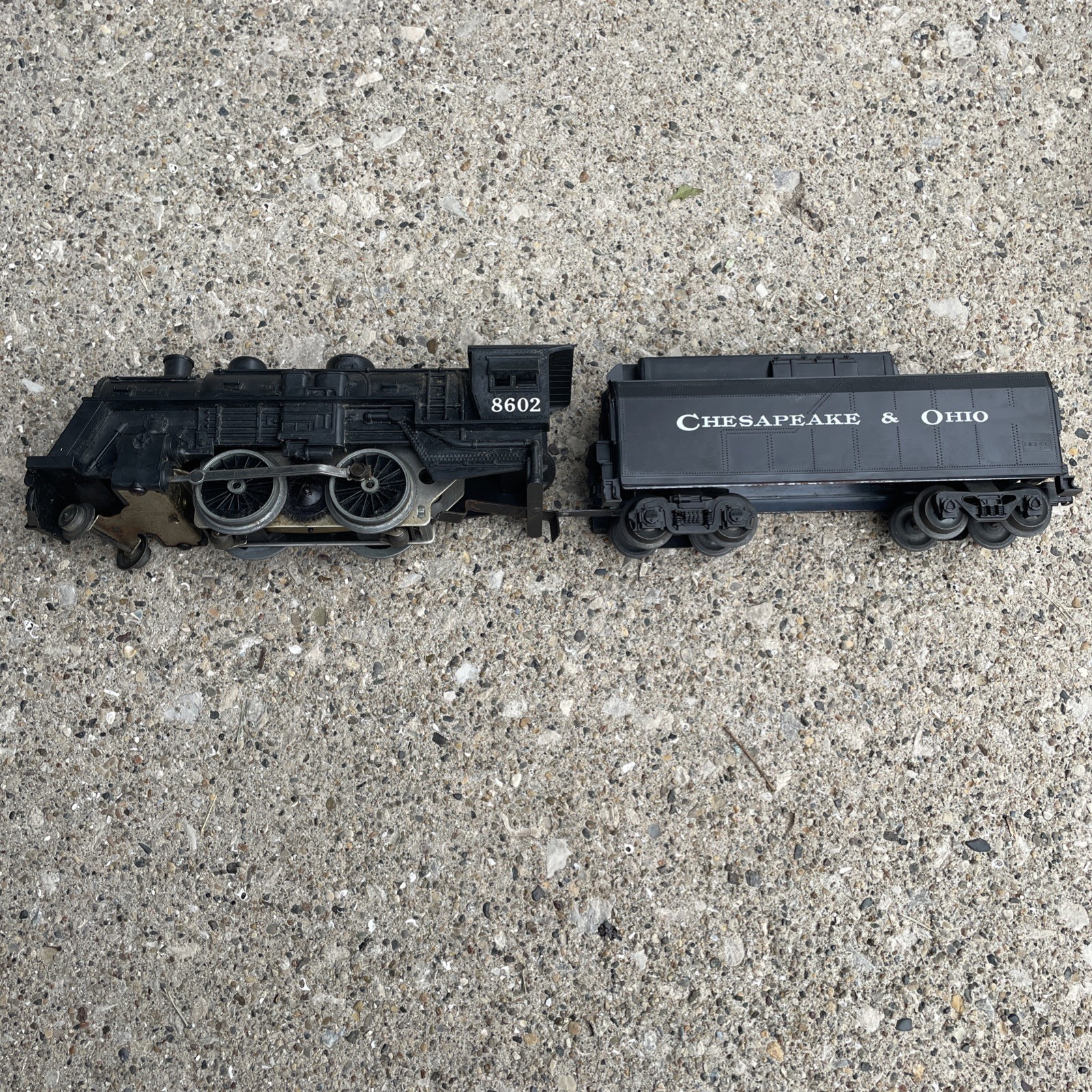 Lionel 8602 4-4-0 engine and coal car made in Mount Clemens Michigan Vintage