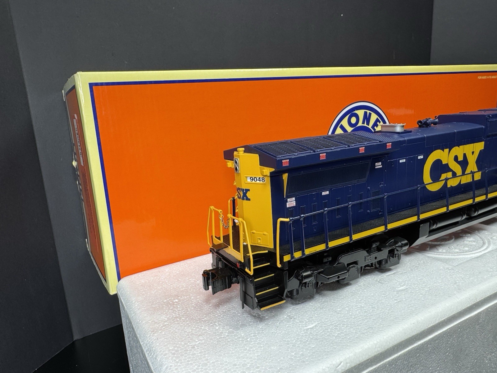 Lionel LEGACY 6-39584 CSX Dash 9-44CW diesel engine #9048 LNIB