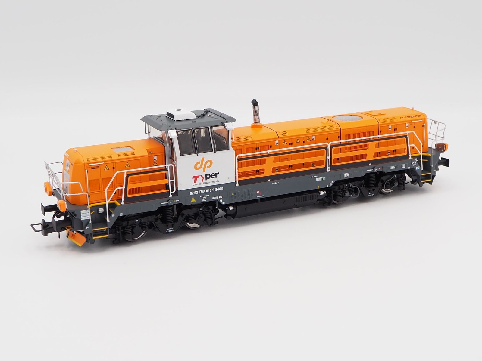 Rivarossi HR2923 HO Scale Diesel Locomotive Effishunter 1000 Dinazzano Po/TPER