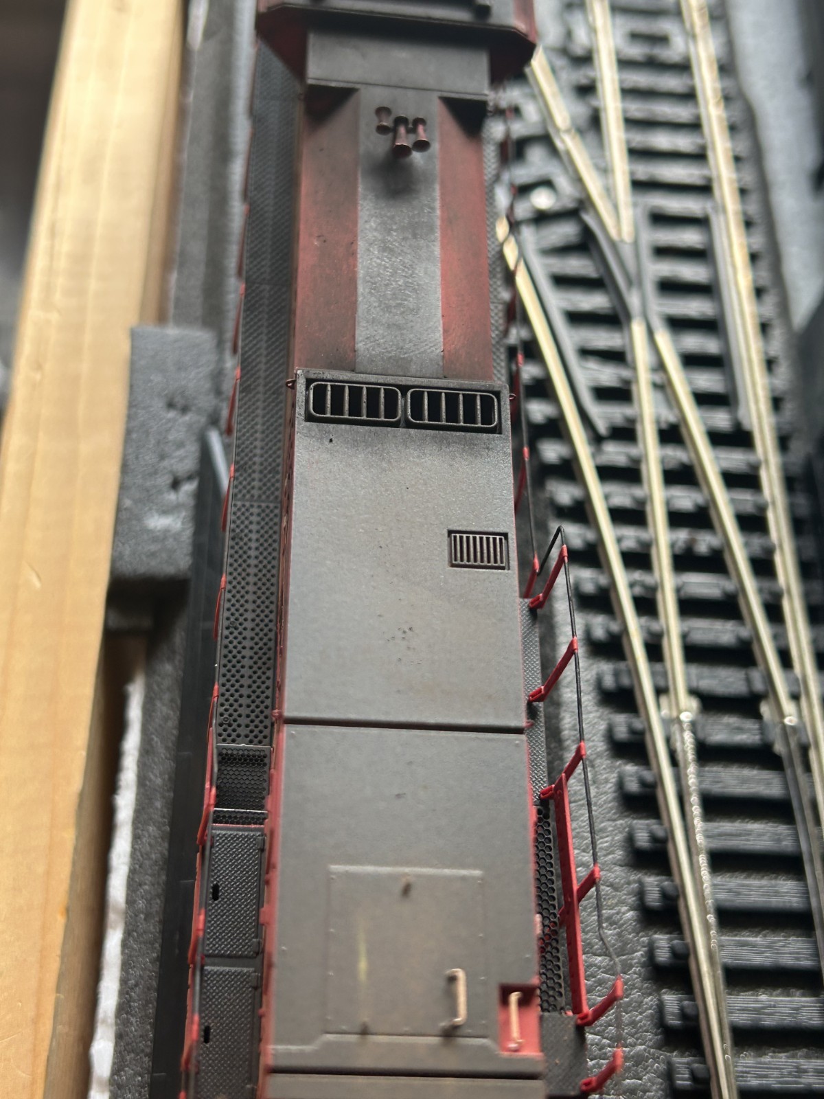 Athearn Genesis HO Scale CP SD90MAC-H Phase II– DCC/Sound/ Weathered/ Keep Alive