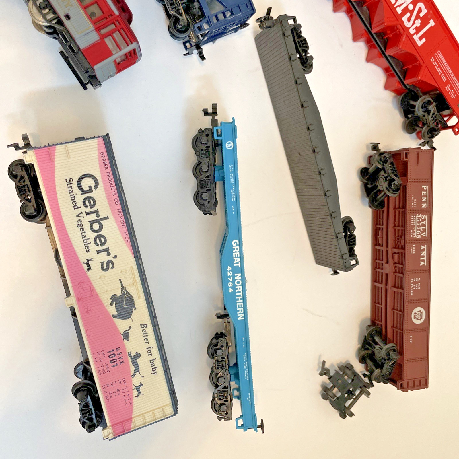 Vintage HO Scale Coal Cars And Various Others