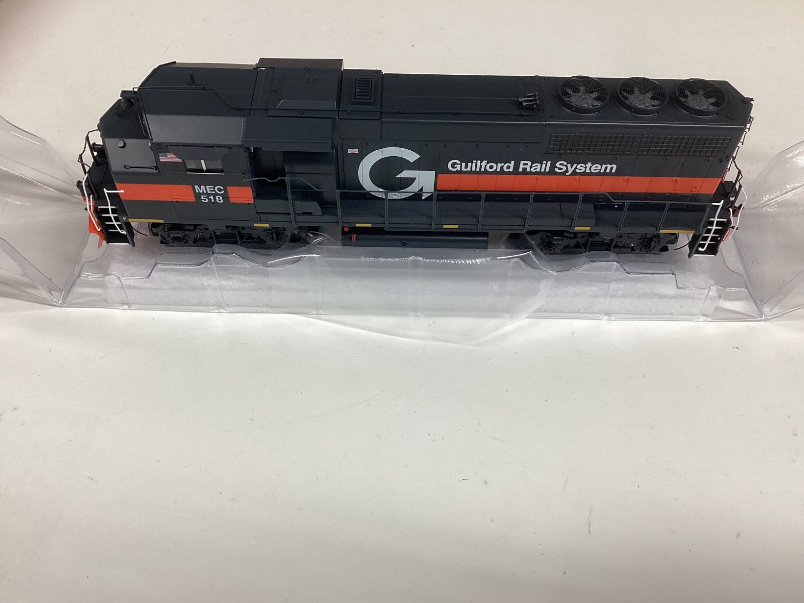 Athearn Genesis #G64845 HO scale “Guiford” GP40-2L analog DCC ready Rd.518