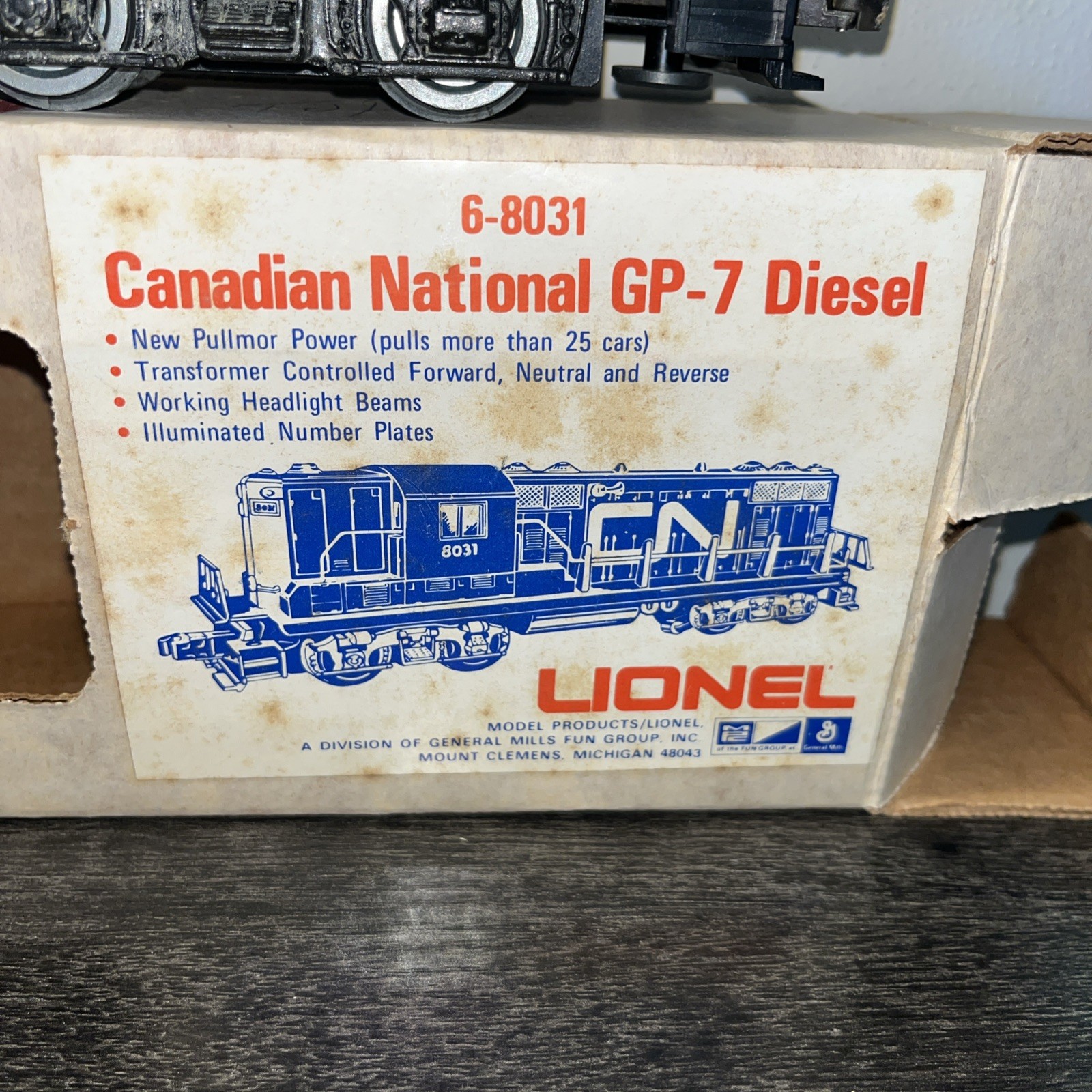 Lionel 6-8031 O Gauge Canadian National GP7 Dummy Diesel Locomotive With Box
