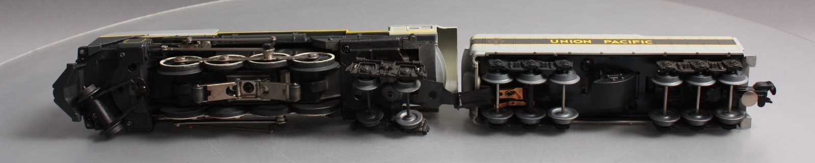 Lionel 6-8002 O Union Pacific Berkshire 2-8-4 Steam Locomotive & Tender #8002 EX
