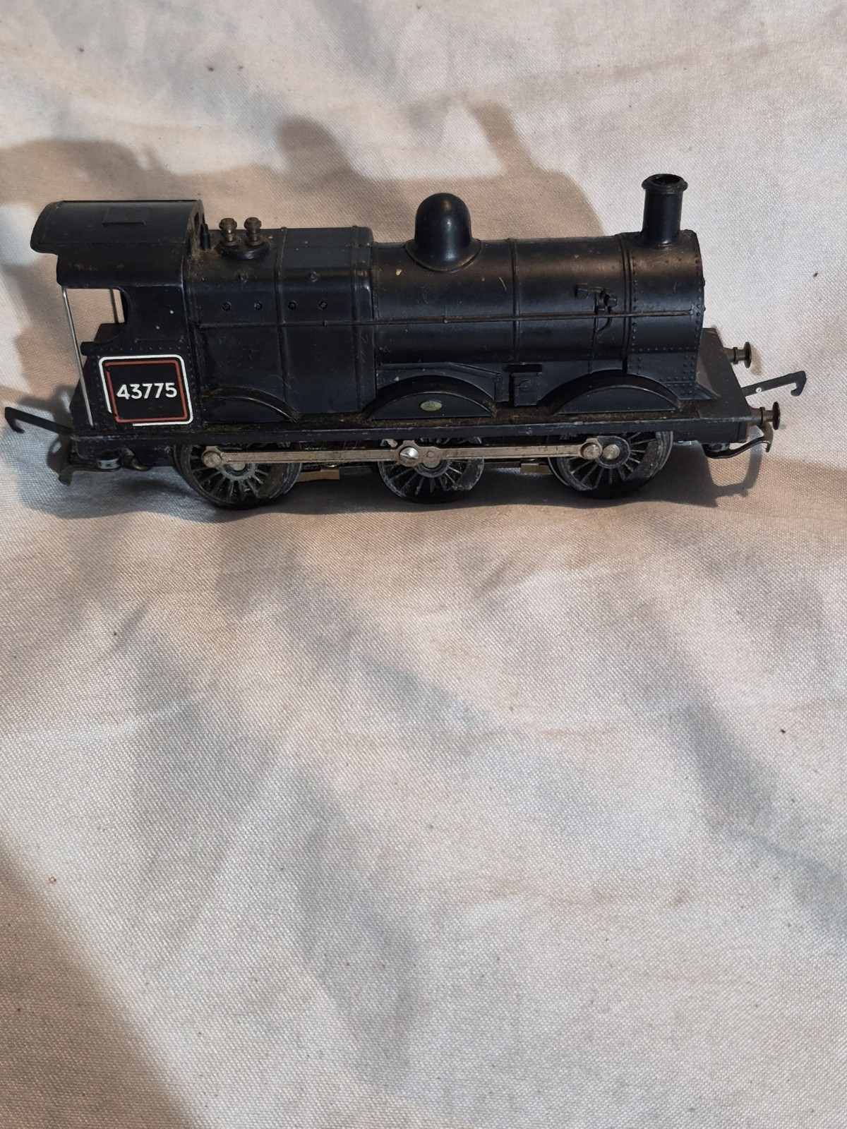 Vintage Tri-ang OO Gauge LMS Fowler 3F 0-6-0 Tank Locomotive Train R152 43775