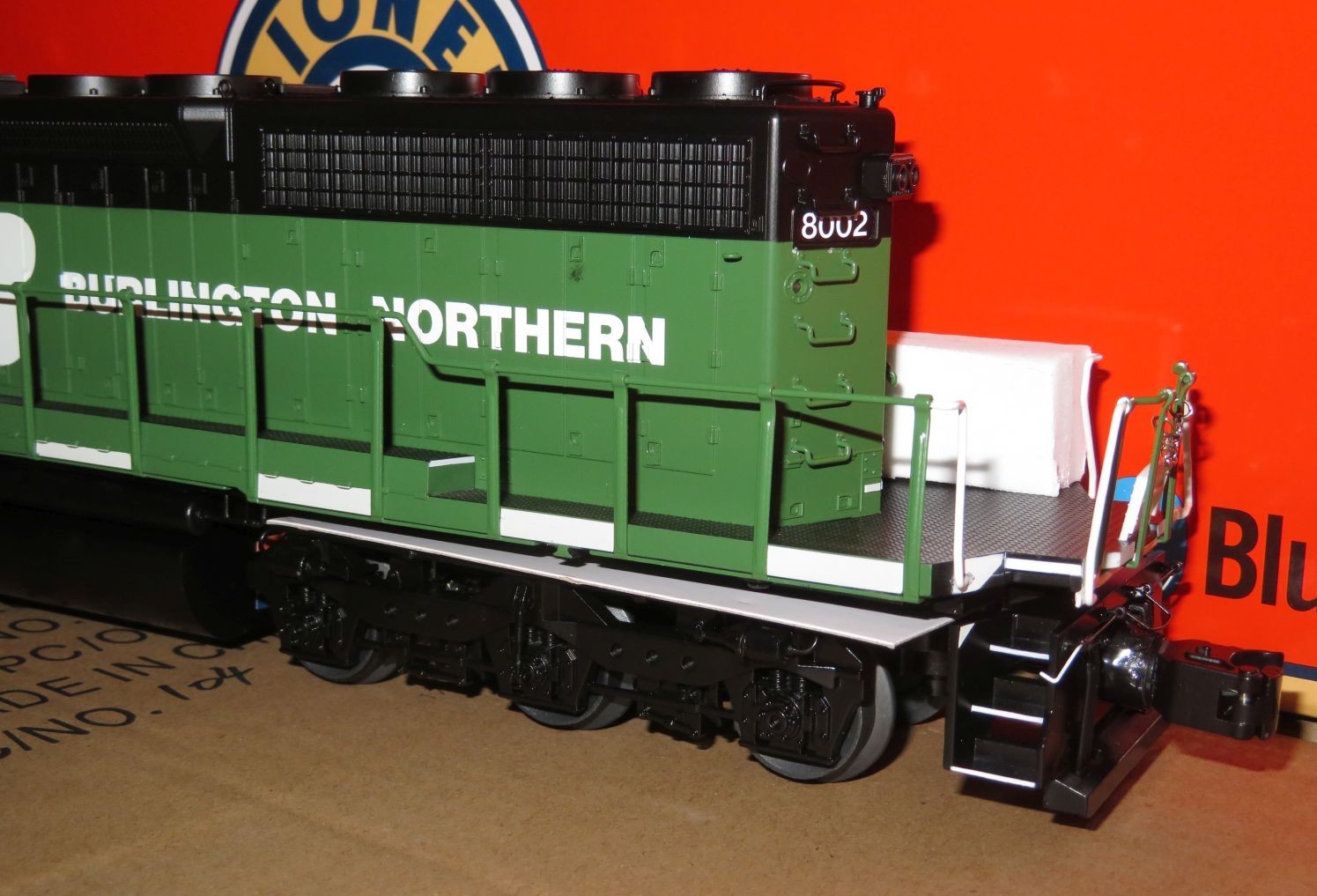 LIONEL 2233521 BURLINGTON NORTHERN LEGACY SD40-2 DIESEL #8002 – NEW – NR
