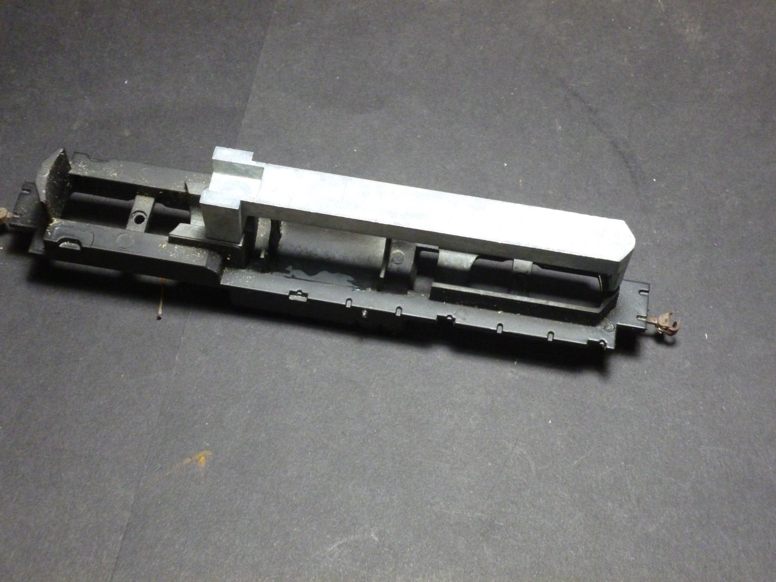 Ho Walthers GP9 locomotive Chassi frame