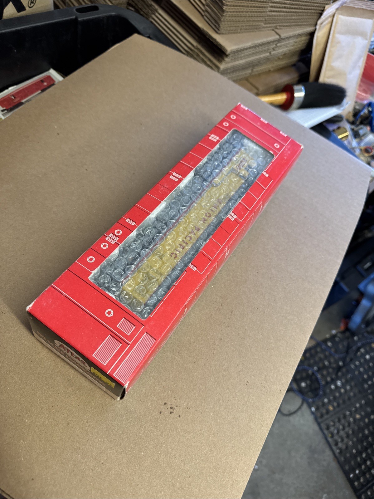 HO Atlas C30-7 Union Pacific #2530 Diesel Locomotive No. 8619 w/ box