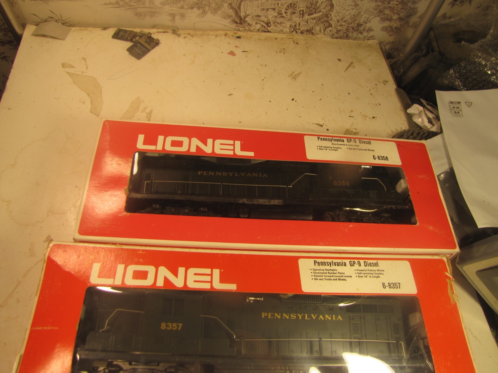 Lionel 6-8357 and 8358 Pennsylvania GP9 Diesel and Dummy in original boxes