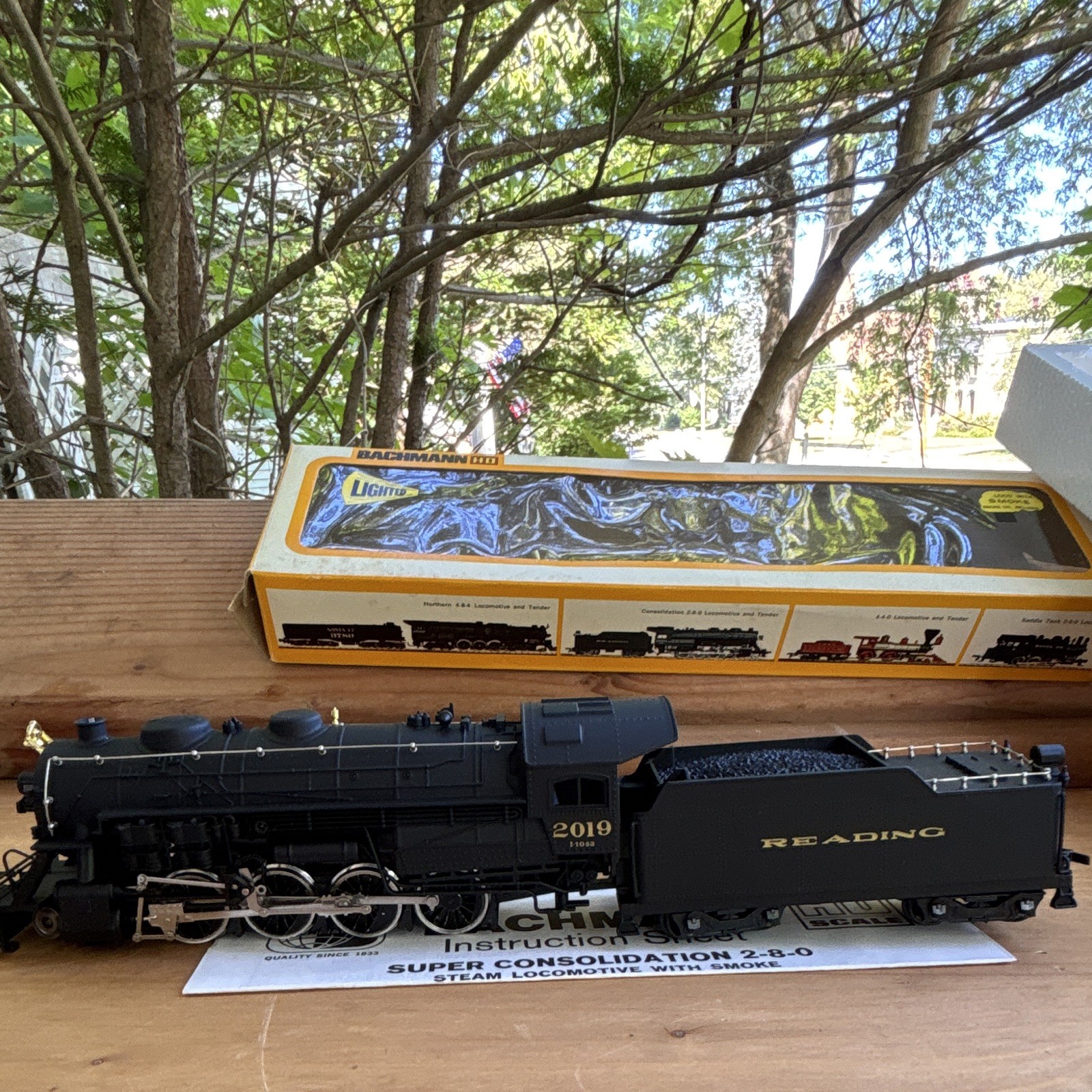 Bachmann HO Reading 2-8-0 Steam Loco DC Analog 2-Rail Light Smoke 0650
