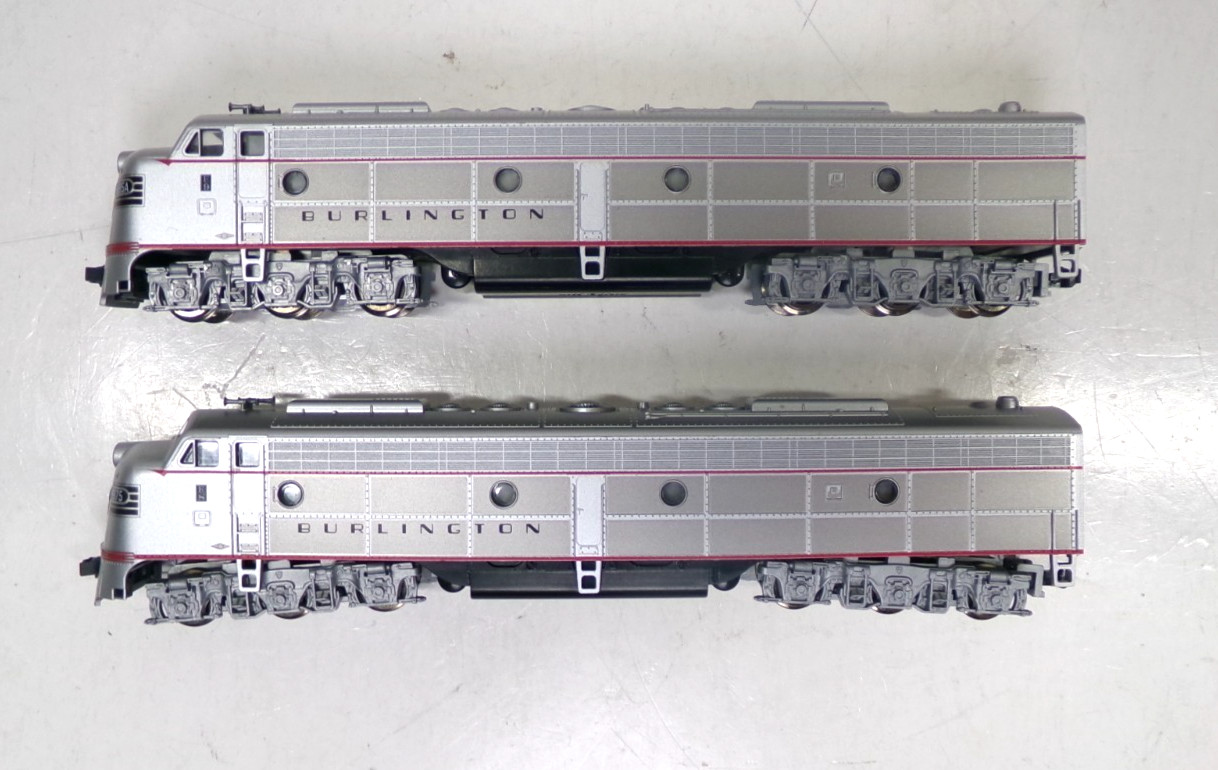 N scale Kato CB&Q E8/9 A+A diesel engine set in original box (lot N128)