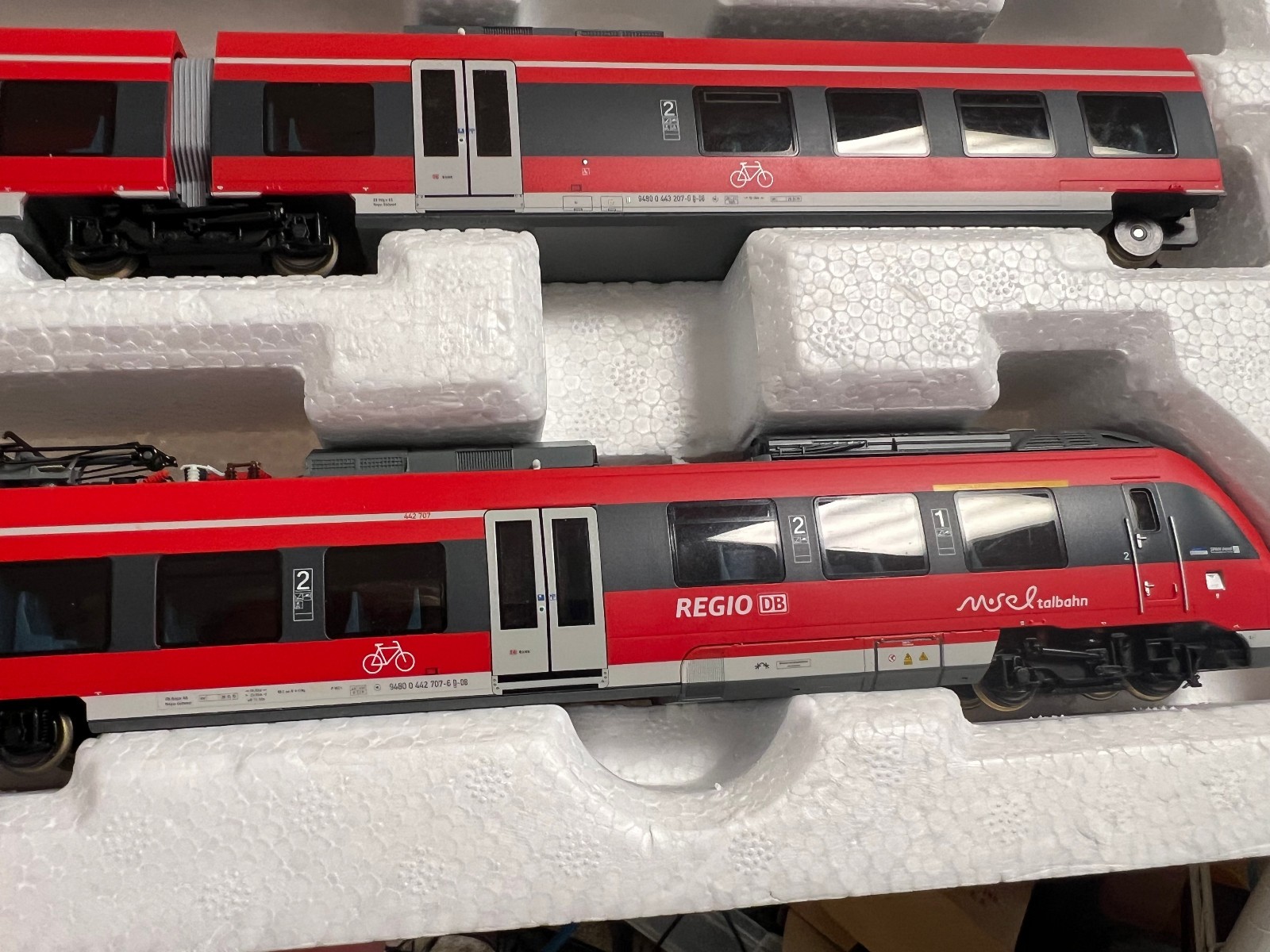SET Piko 59500 HO Scale Piko electric railcar series 442, db, ag DC runs nicely.