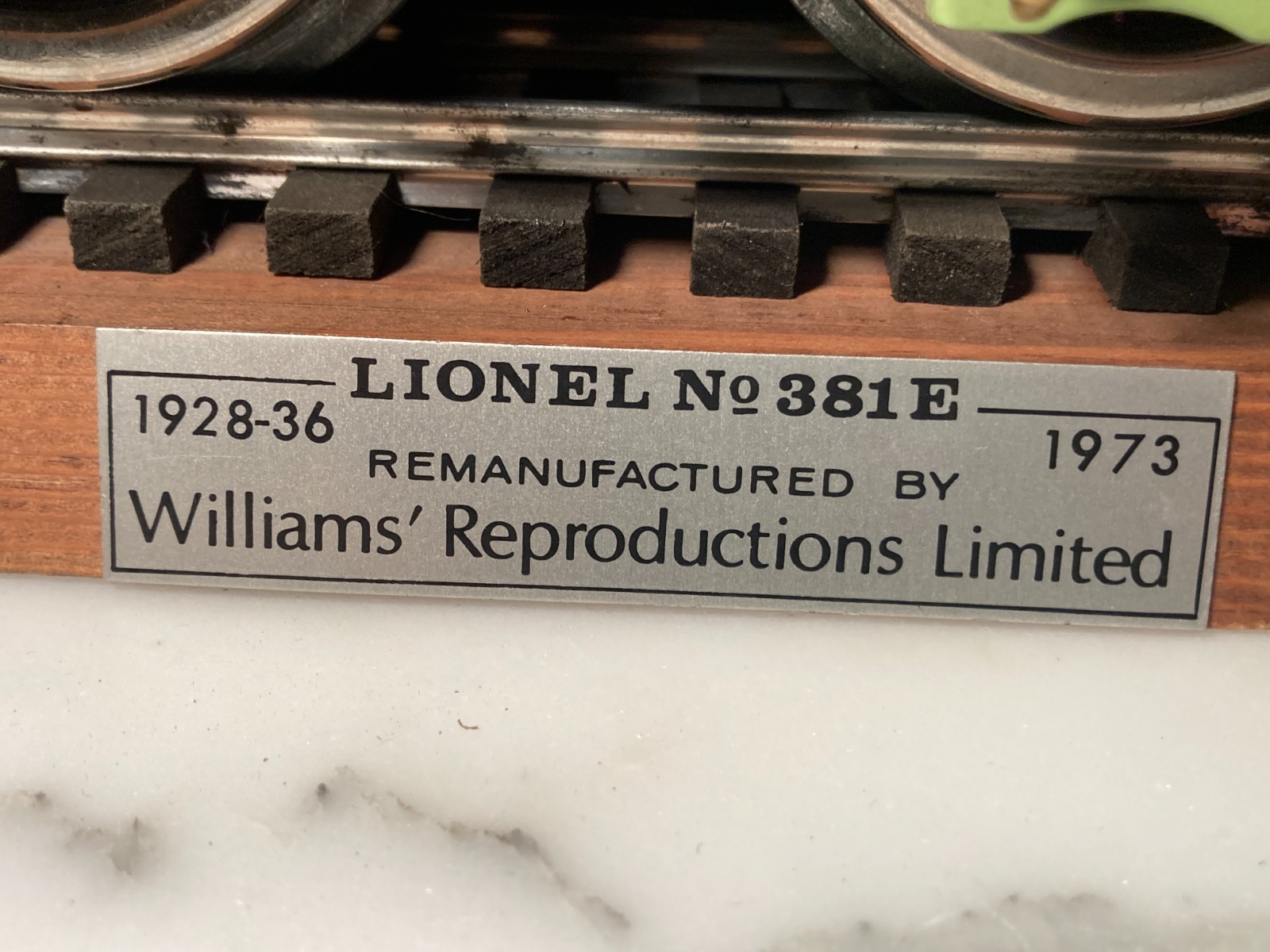 1970s Lionel 381E Bild A Loco with Williams Train State Cars Standard Gauge