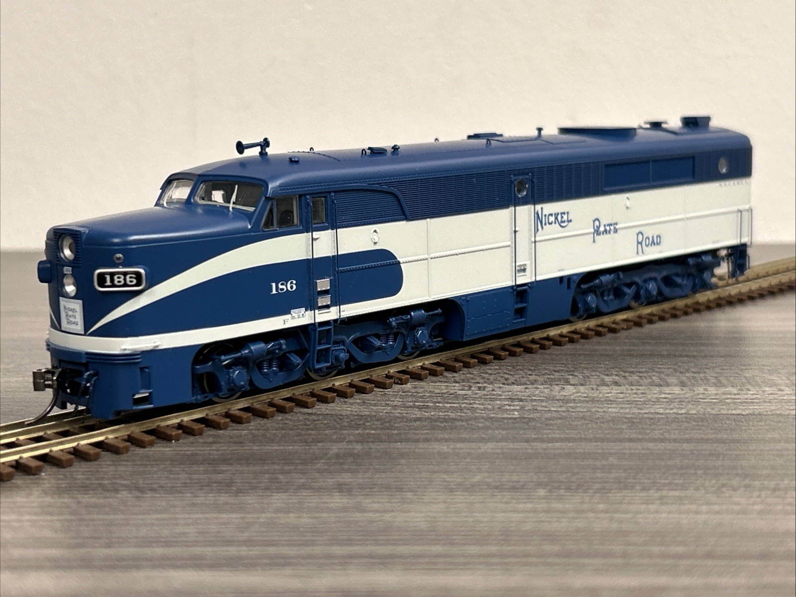 Rapido Trains HO #23021 ALCo PA-1 Locomotive Nickel Plate #186 – NOS – CC