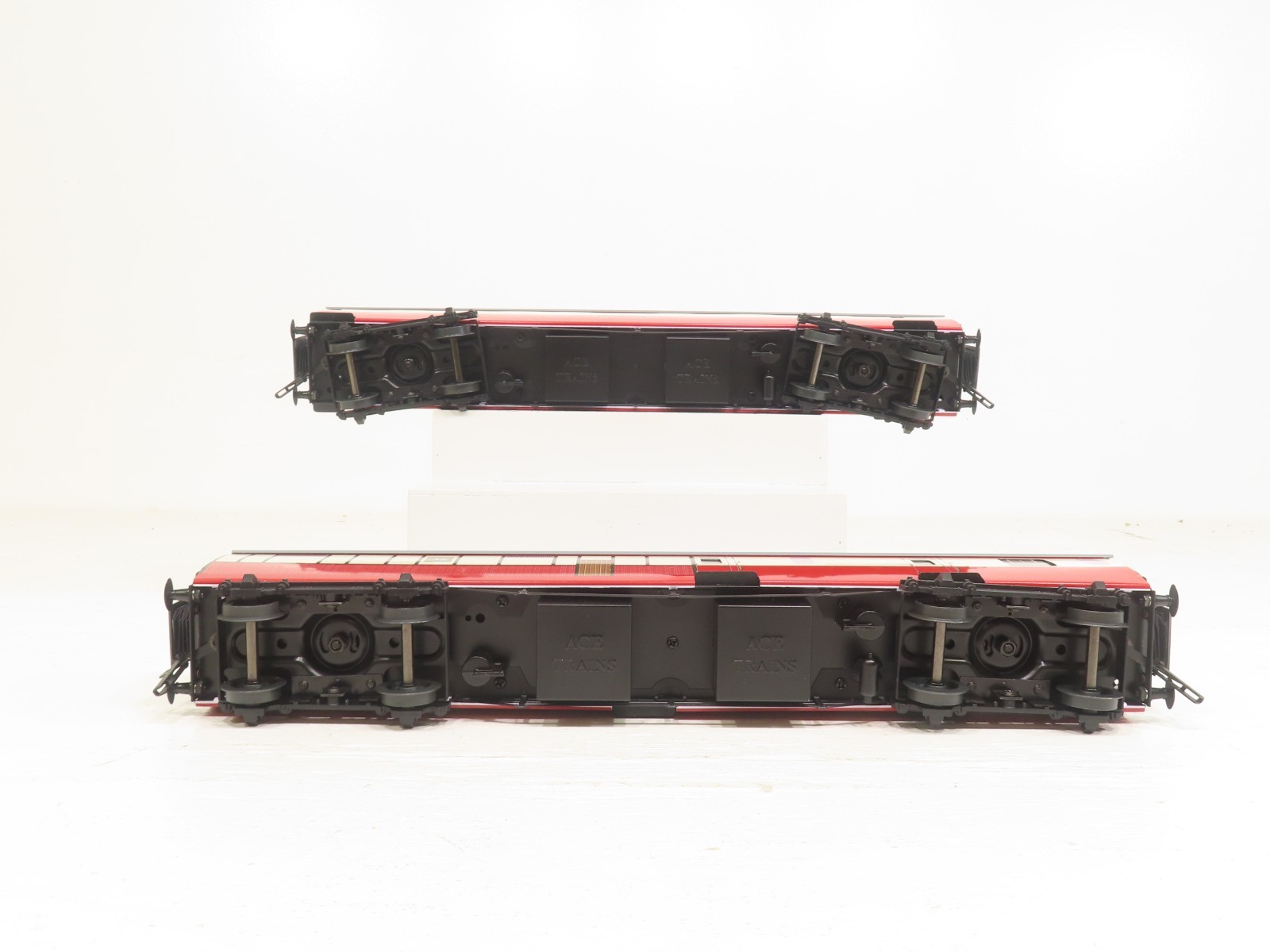 Ace Trains C/21-C O Gauge Tinplate Bulleid Tavern Car set NIB