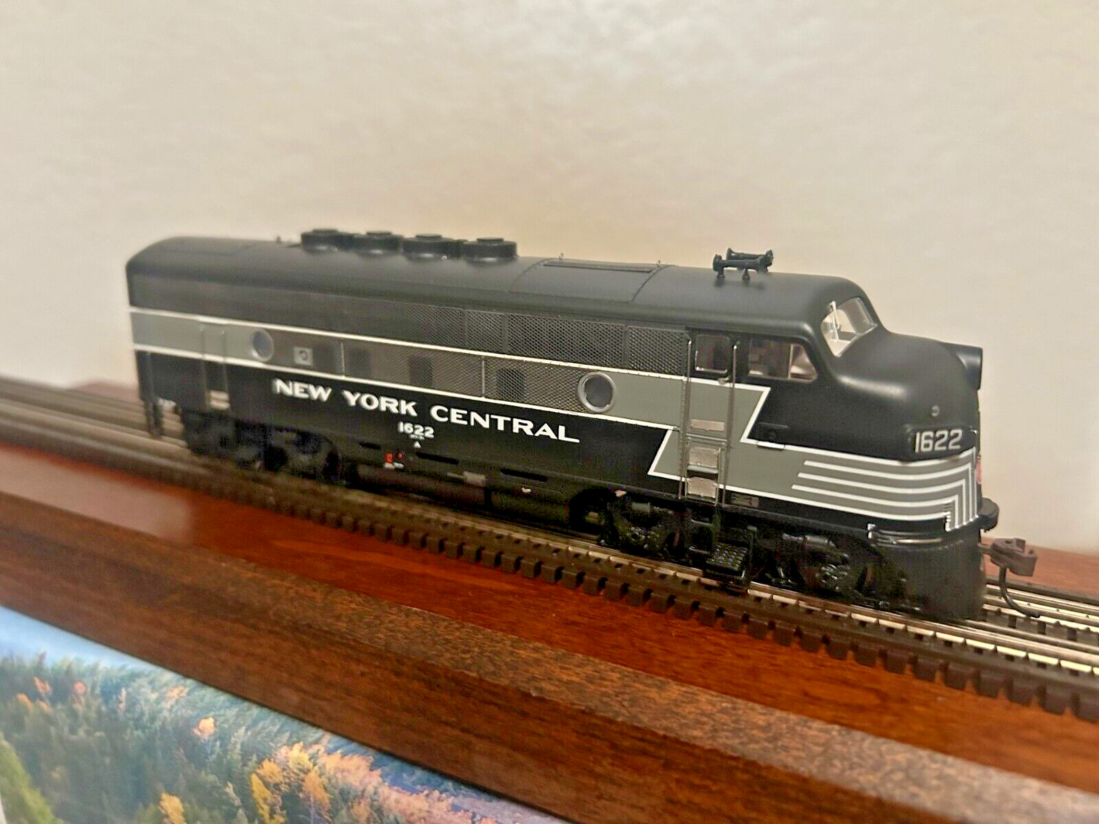 NEW YORK CENTRAL F3A&F3B LOCOS- DCC/SOUND – HO Scale -“GENESIS” NEW RTR OOP
