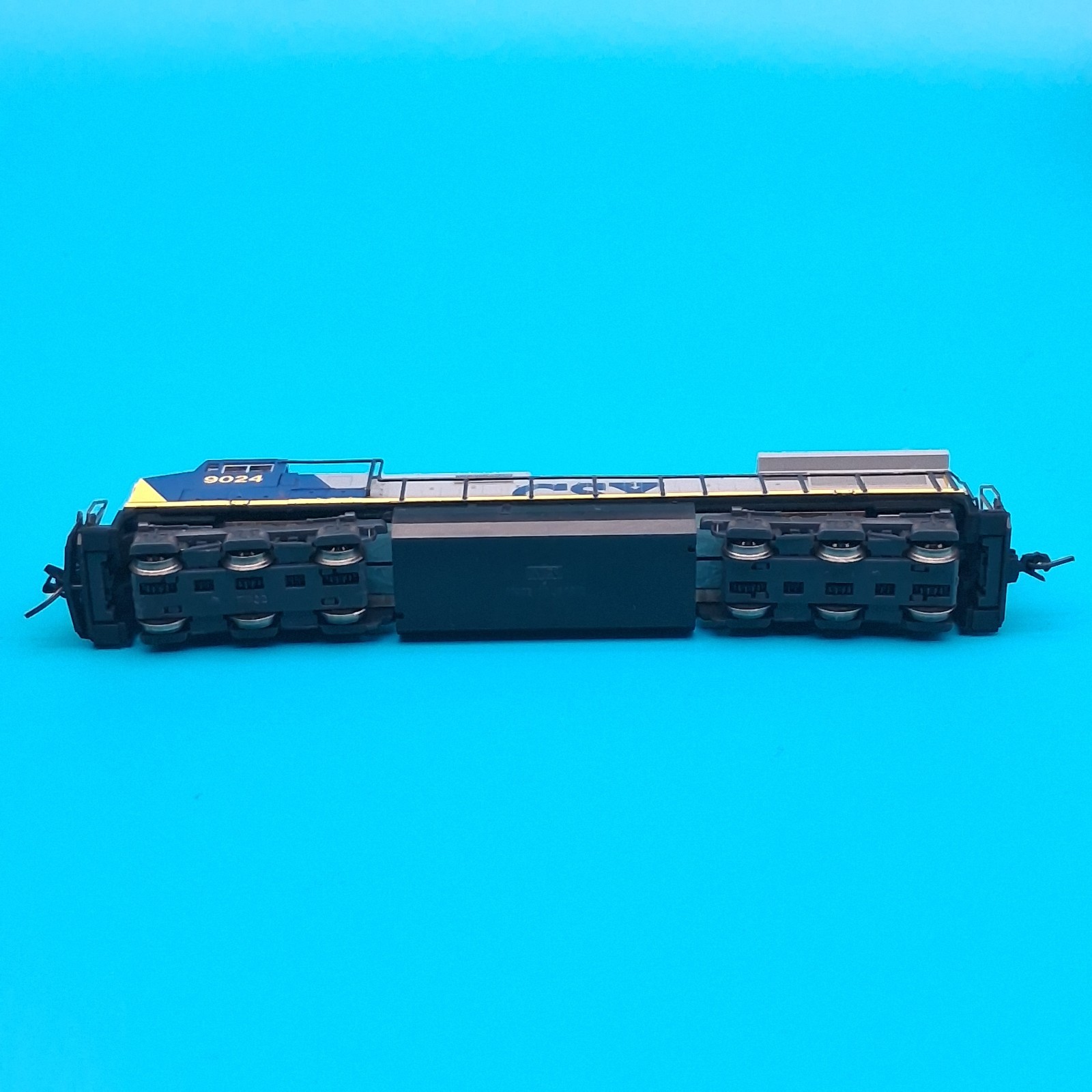 KATO N Gauge Locomotive C44-9W CSX Chessie System Seaboard # 9024 Tested RUNS