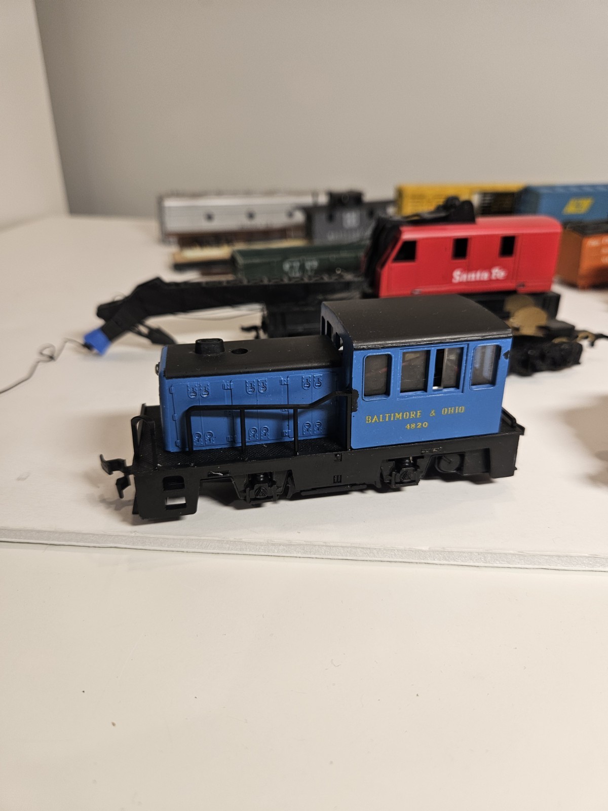 Vintage HO scale Locomotive Power/Dummy Junk Lot – Untested – Unknown if working