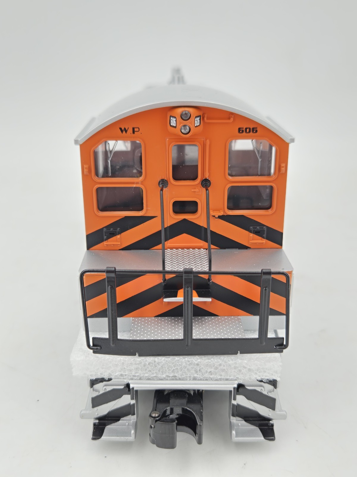 MTH 30-2366-1 Western Pacific SW-9 Switcher Diesel Engine – Proto 2 – VIDEO