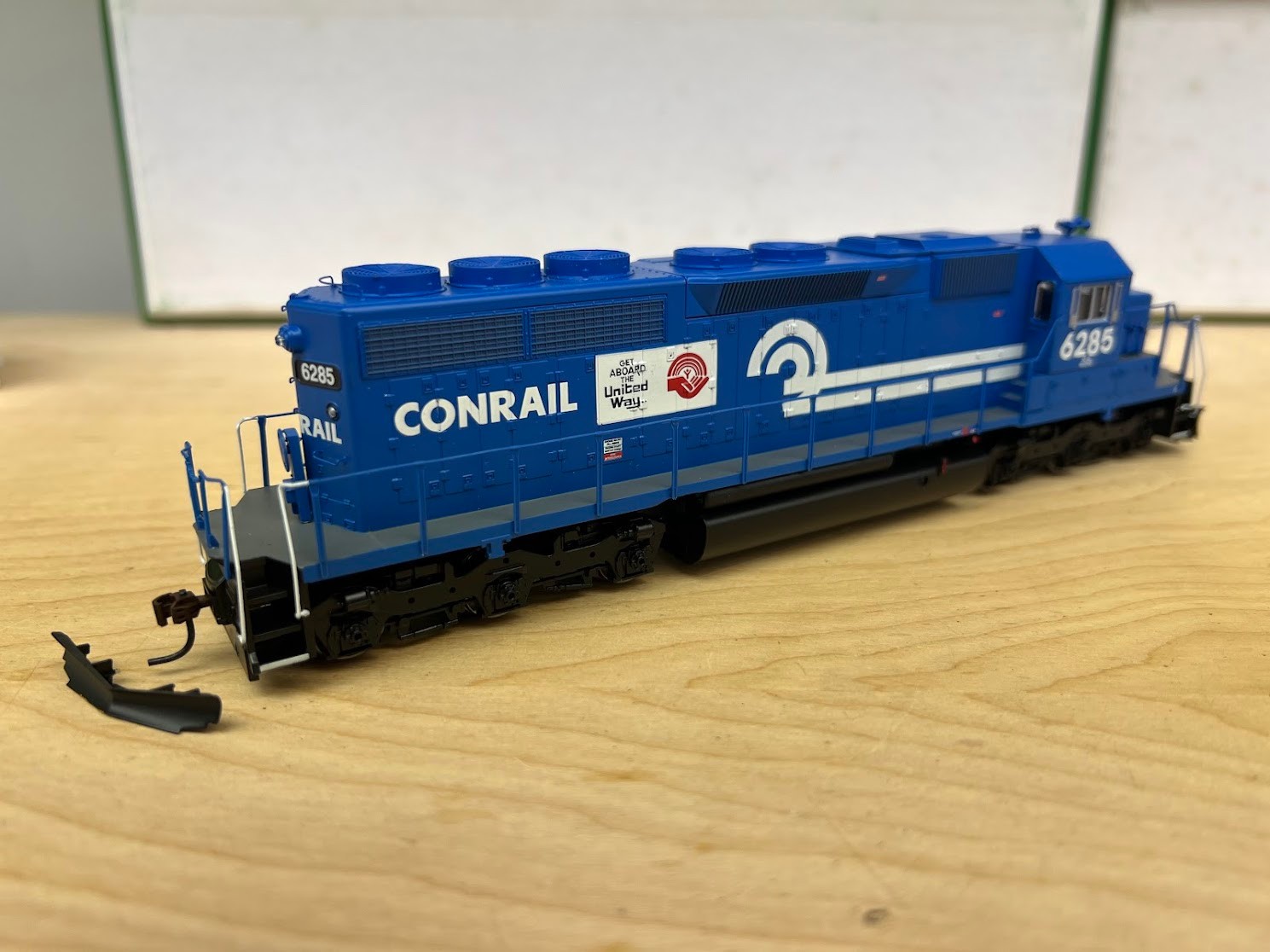 HO Athearn RTR #89858 Conrail SD40 #6285 United Way logo DCC Ready