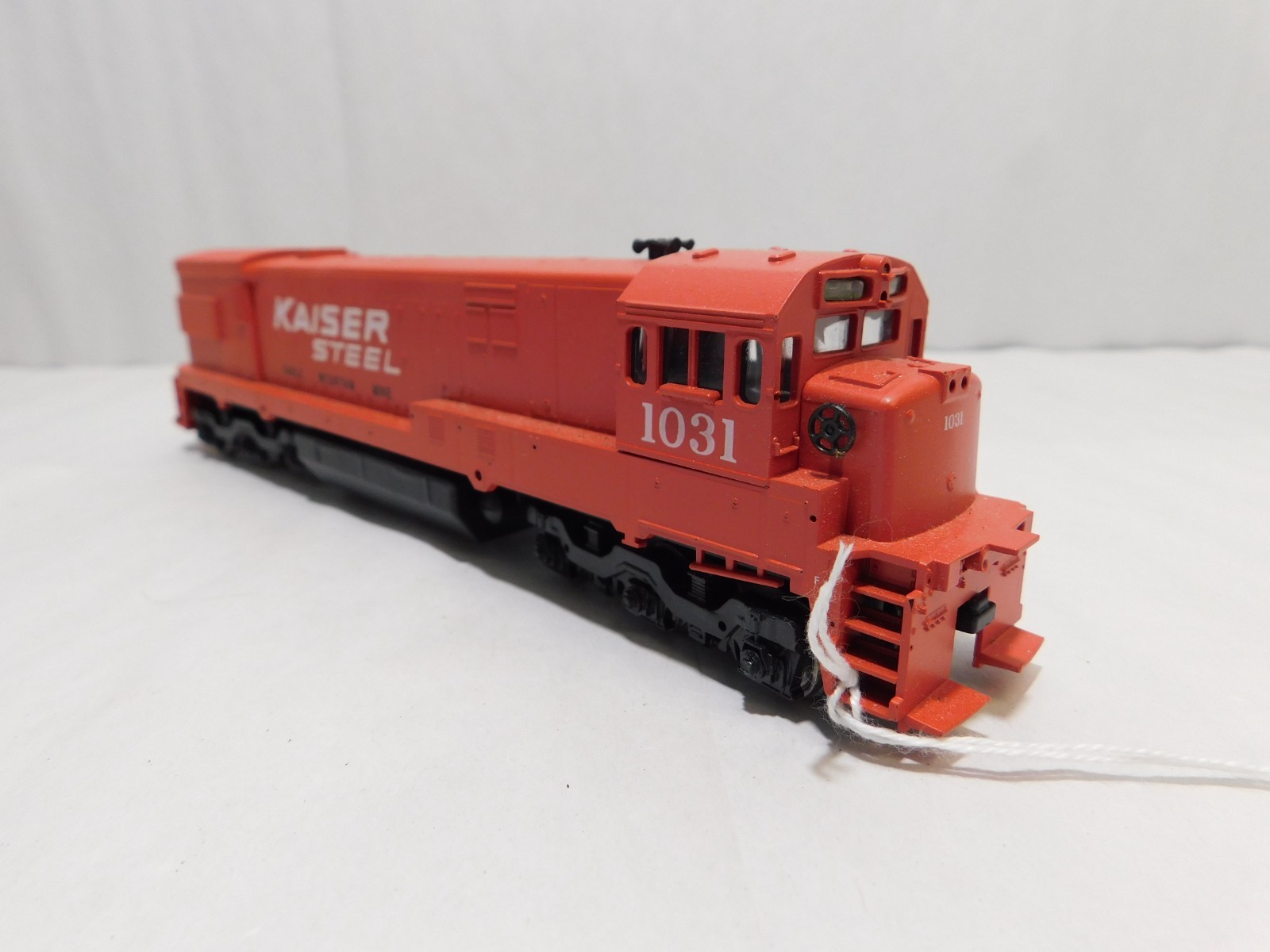 Athearn HO Scale Diesel Locomotive, DC, Kaiser Steel #1031, No Box