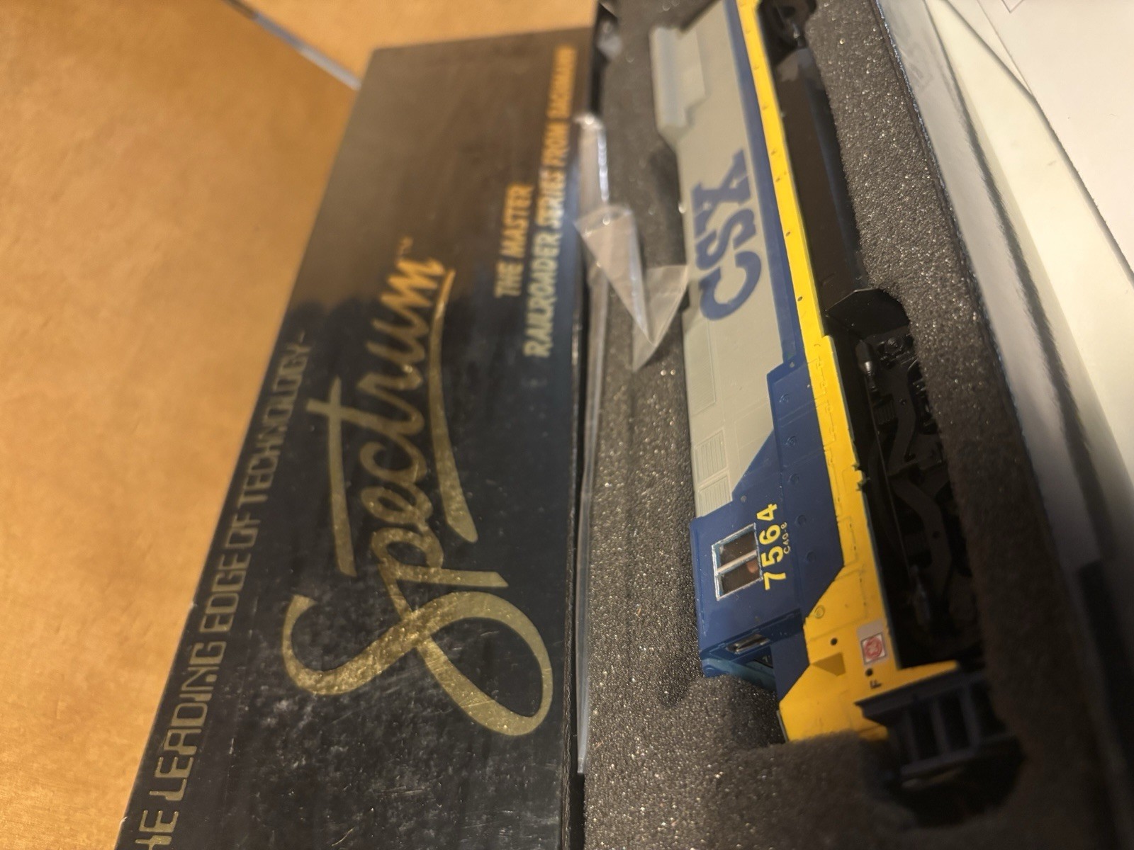 Bachmann Spectrum HO GE Dash 8-40C Diesel CSX #7564 Item 85010 NEW IN BOX NIB