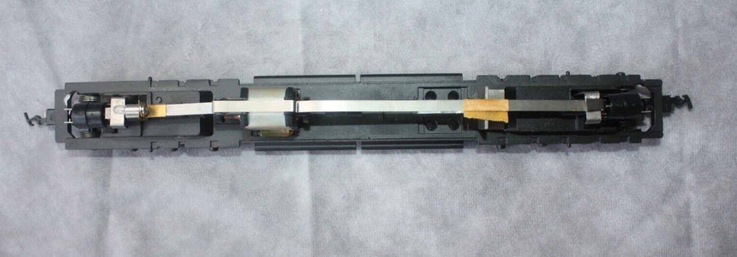 HO Scale Burlington 6000 Diesel Locomotive 16 wheel