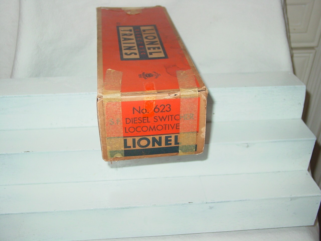 LIONEL POST-WAR 623 A.T. & S.F. DIESEL SWITCHER- BOX & Insert Runs Great