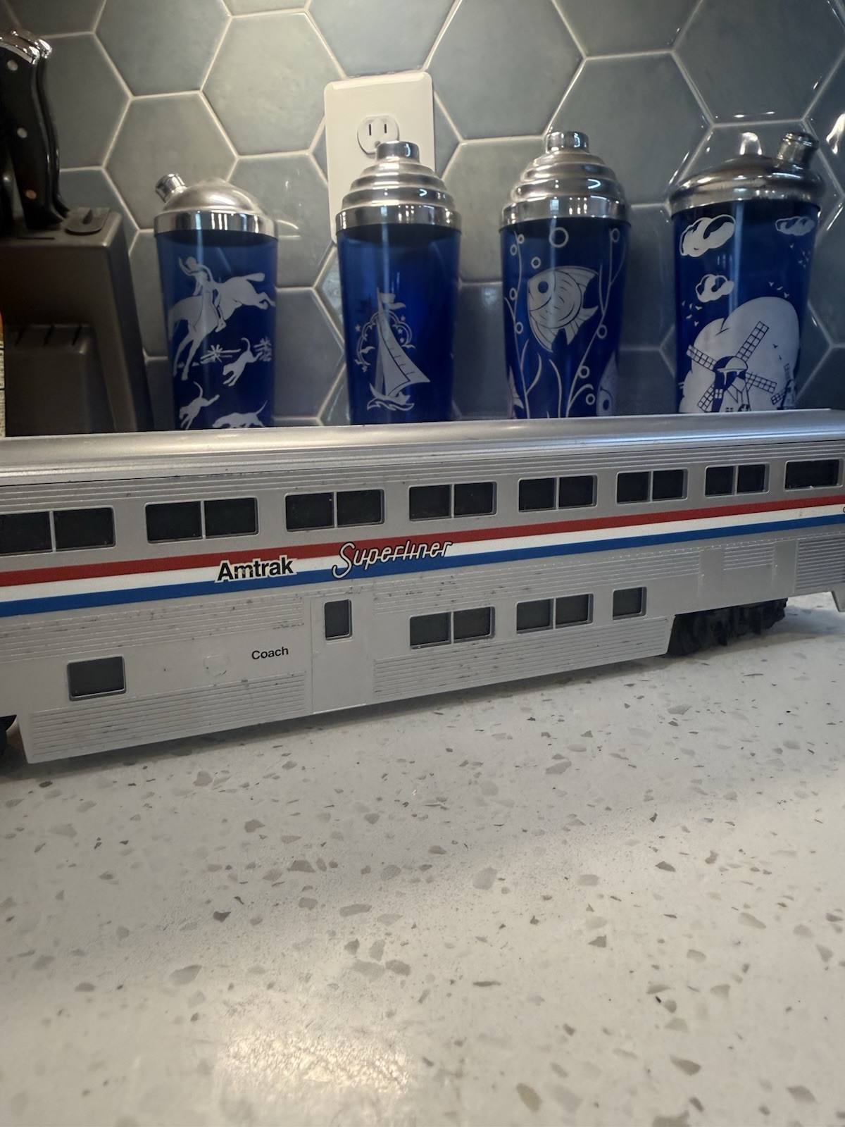 American Models Amtrak Superline FP-40 S Gauge Scale Train Set 6 Passenger Cars