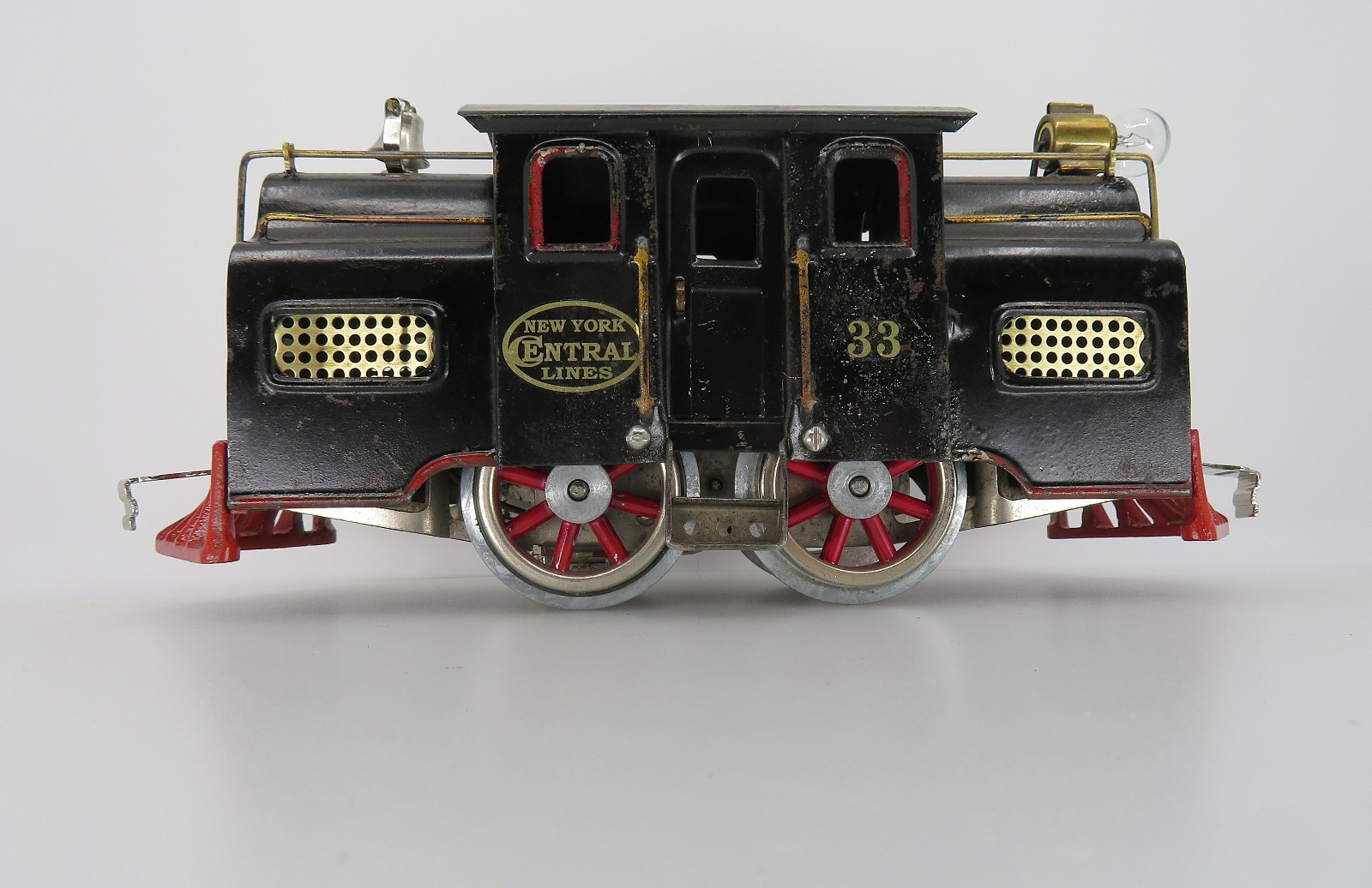 1914-1917 Lionel Standard Gauge Black #33 Locomotive w/Slide-on Headlight RUNS!