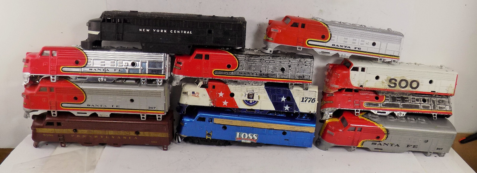 HO / UNBRANDED / (11) DIESEL LOCOMOTIVE / SHELLS / SANTA FE / SOO / 1776 / PARTS