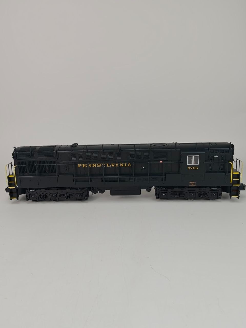 Lionel 6-52315 TCA Pennsylvania Trainmaster 8705 Tested O Gauge Locomotive