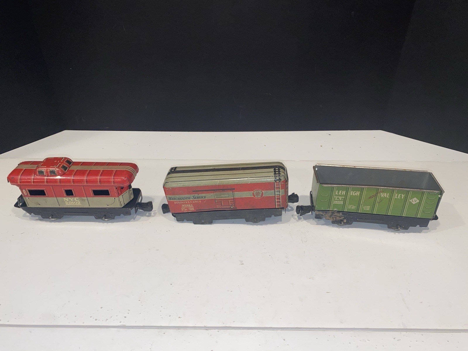 Vintage Marx O Gauge Tin Litho Train Car Lot: NYC 20102, PA 37961, Lehigh 28500
