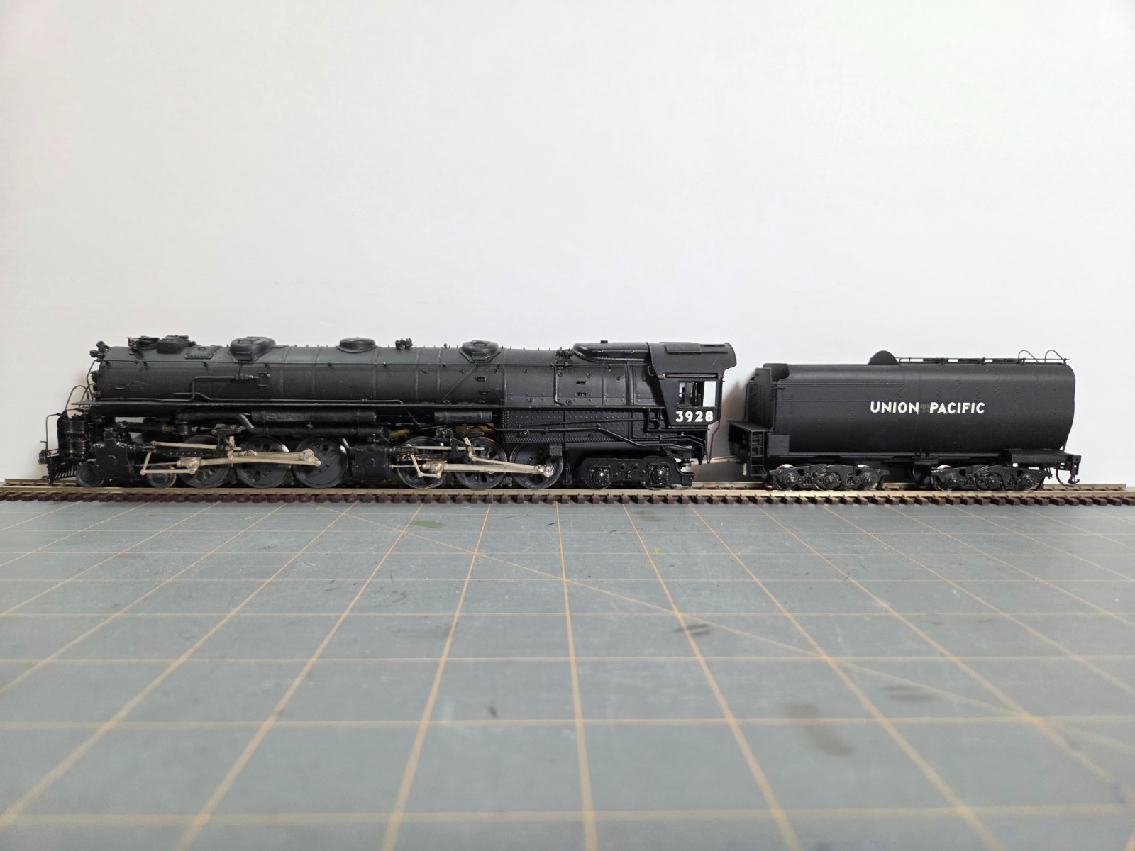 Union Pacific 4-6-6-4 Challenger Coal Version HO Brass Locomotive – Key Imports