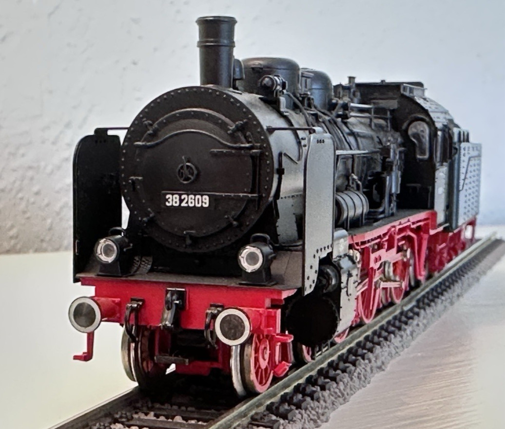 Fleischmann HO 4160 Steam Tender Locomotive Class 38 of the DRG good/plese read