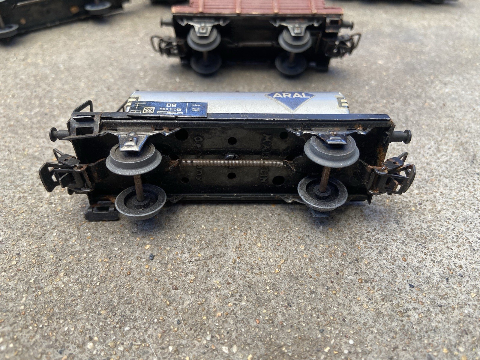 Märklin HO Set 3000 Engine with Cars, and Others – Untested