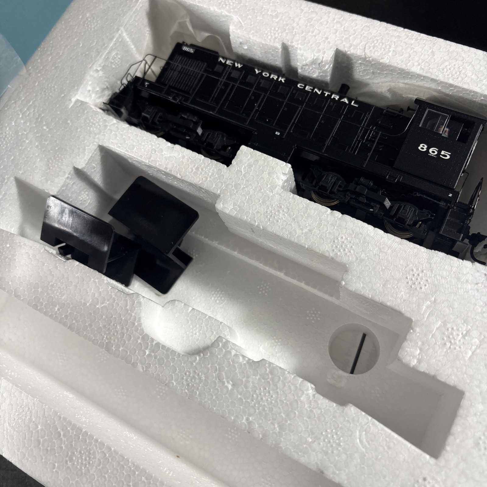 PROTO 2000 HO SCALE LOCOMOTIVE S1 ASSEMBLED WORKING 23732 NYC 865 NY CENTRAL