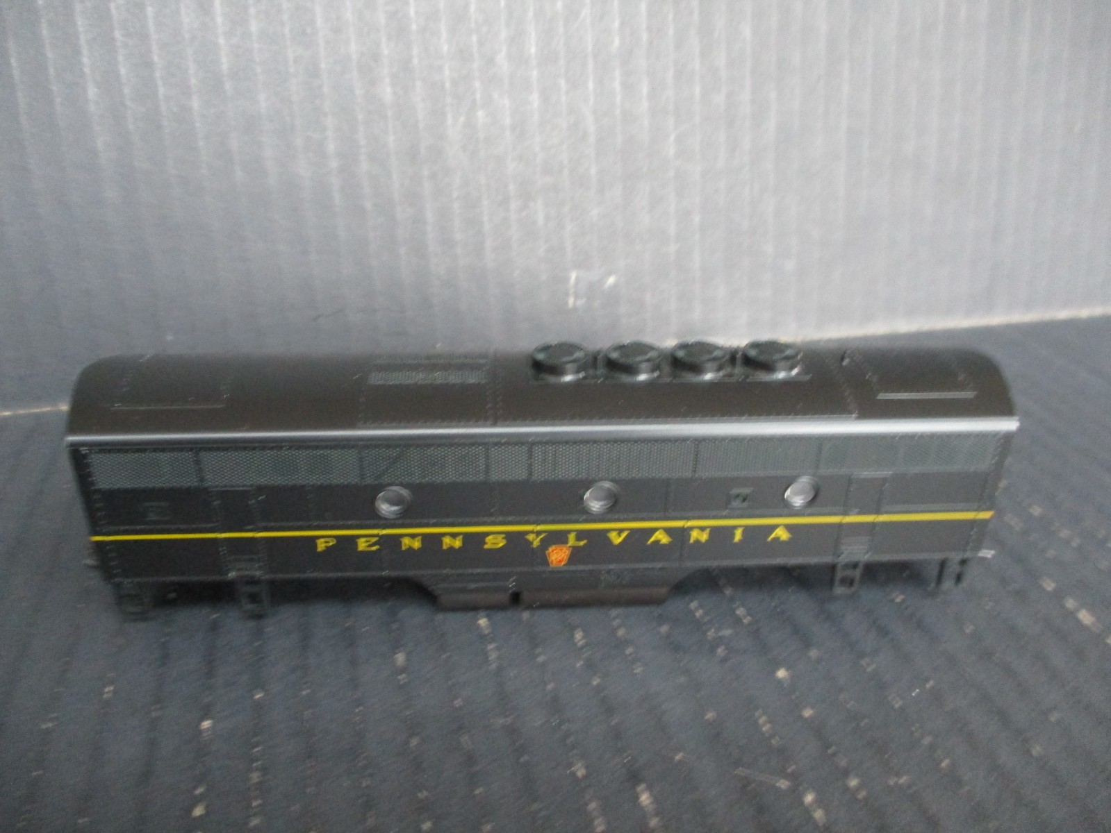Stewart/Kato Pennsylvania F3B Body & Chassis Frame & Kadees HO Scale No Drive