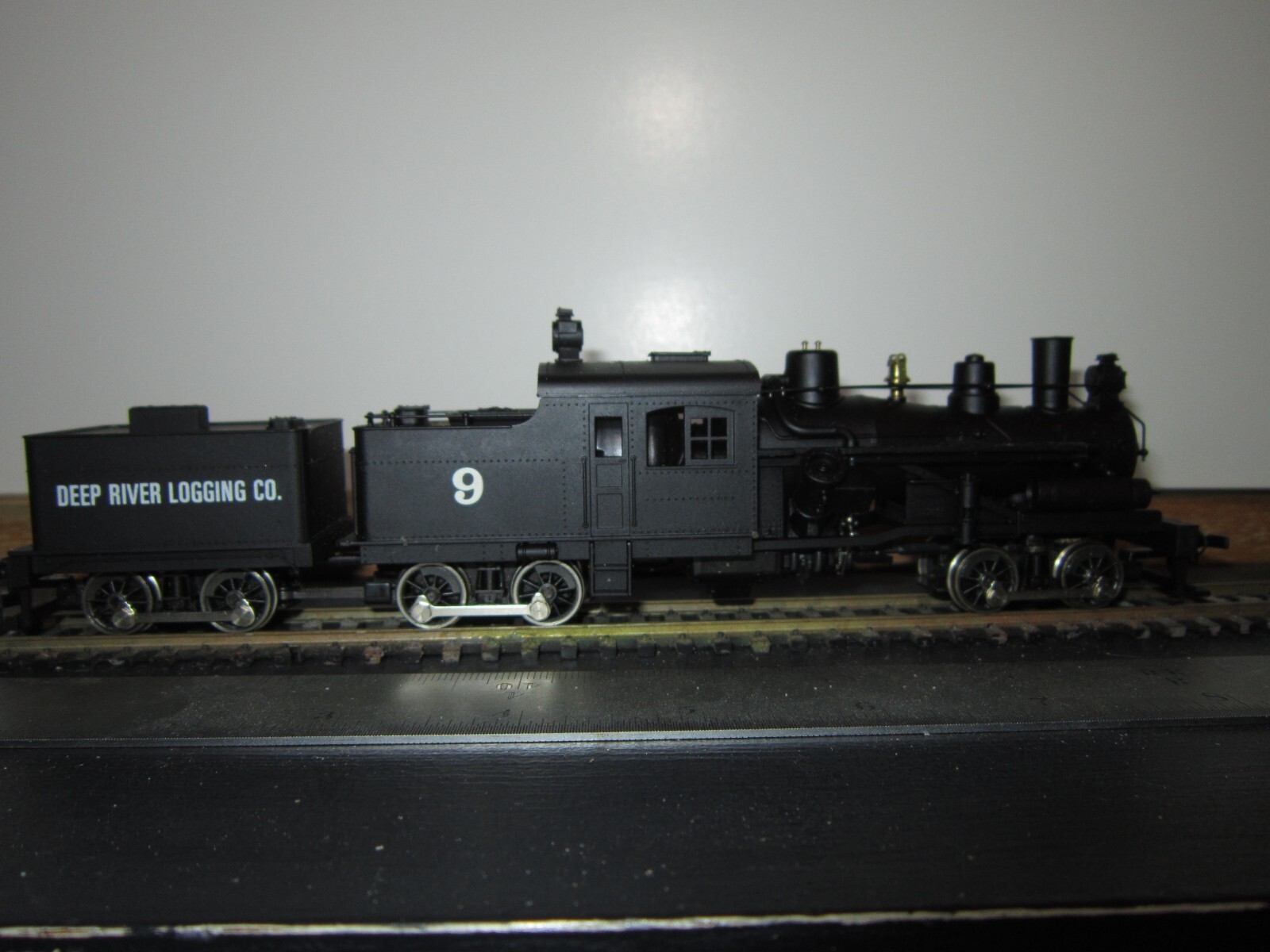 VINTAGE RIVAROSSI HO-SCALE “3 TRUCK HEISLER” LOCOMOTIVE “DEEP RIVER LOGGING” #9