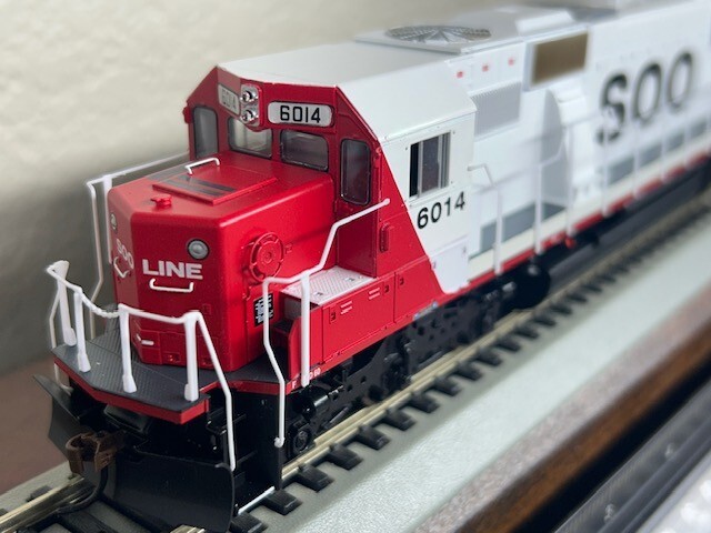 SOO LINE SD60 WHITE EMD LOCOMOTIVE DC / DCC Ready – ” RED NOSE ” HO Scale NEW