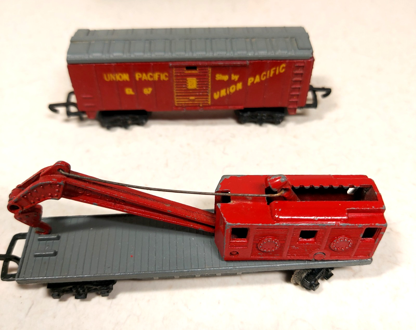 Vtg Lone Star N Scale UP Locomotive Train & Cars Houses Trucks Station England